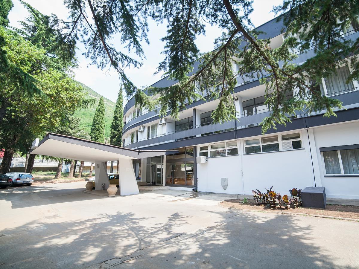ホテル Hotel Budva ブドヴァ